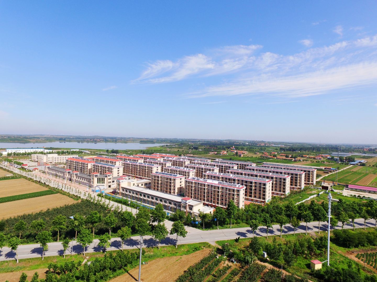 乐鱼（中国）莱西平度公司河头店镇龙泉湖社区项目实景图01_compressed